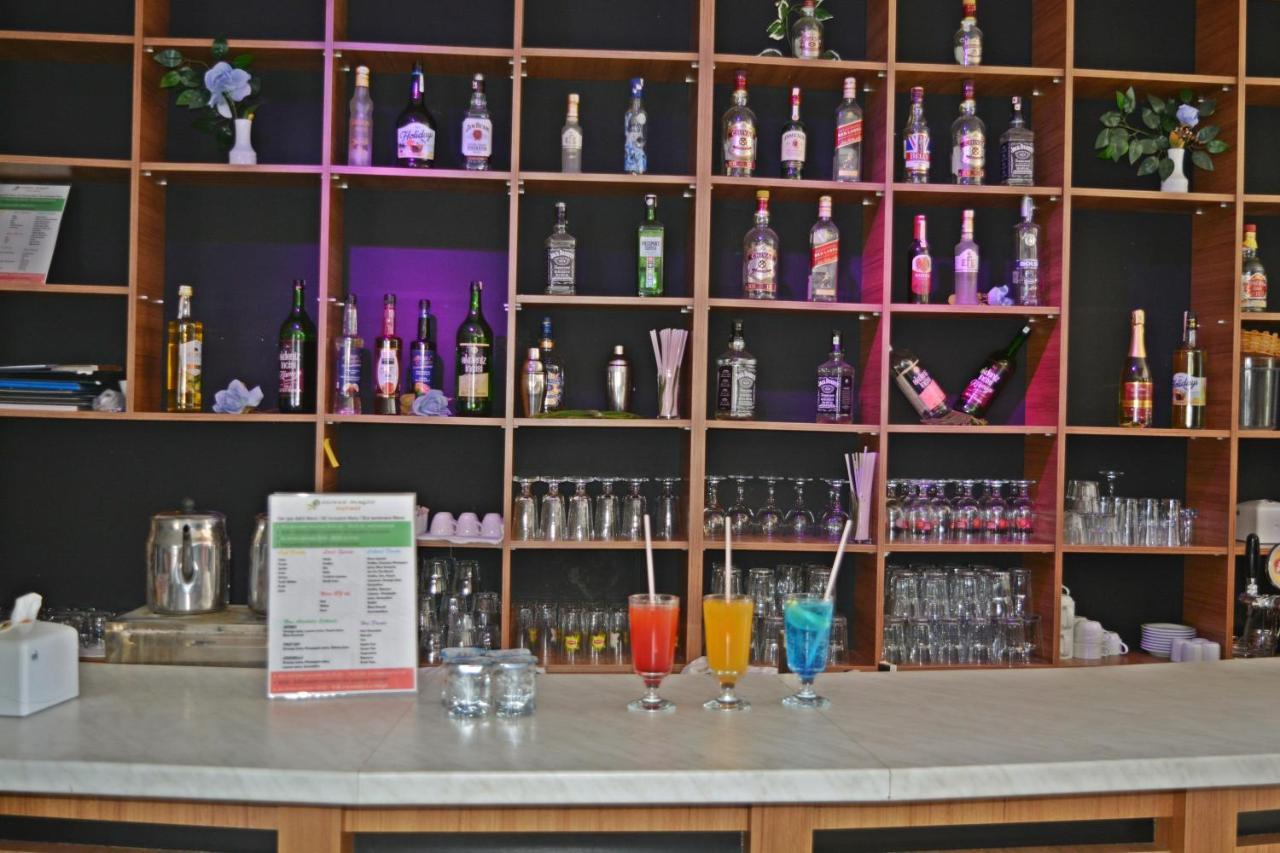 Clover Magic Park Side Hotel 外观 照片
