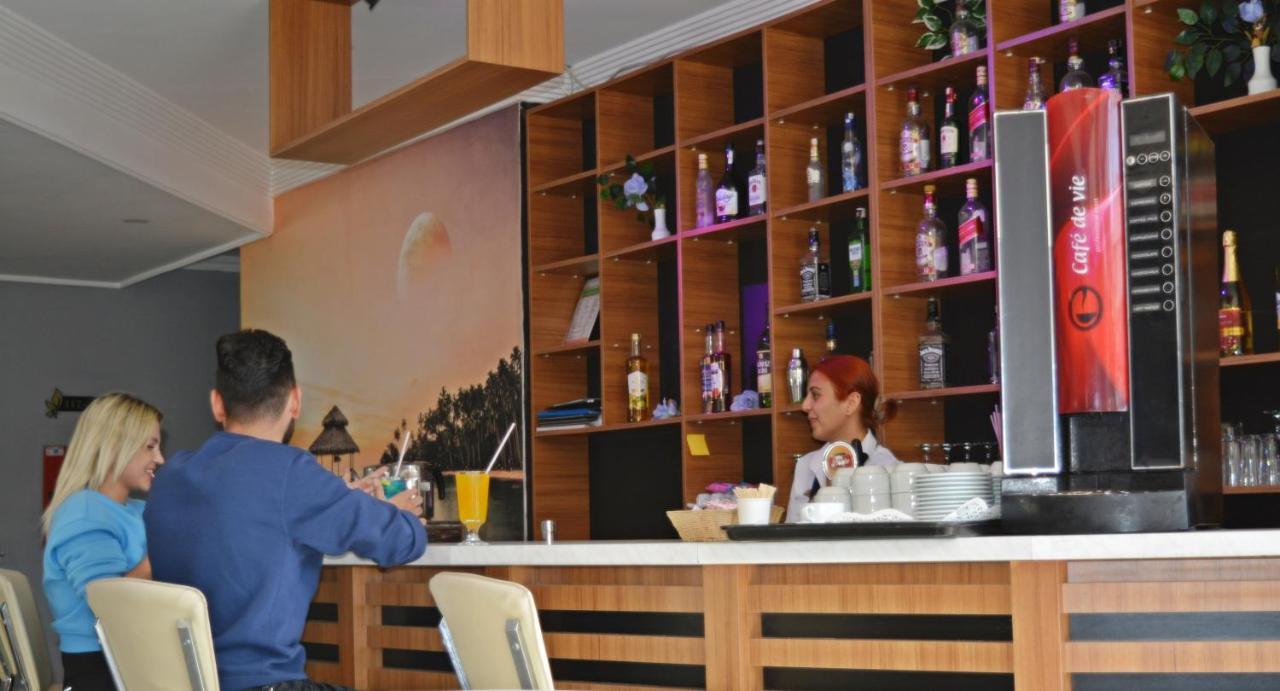 Clover Magic Park Side Hotel 外观 照片