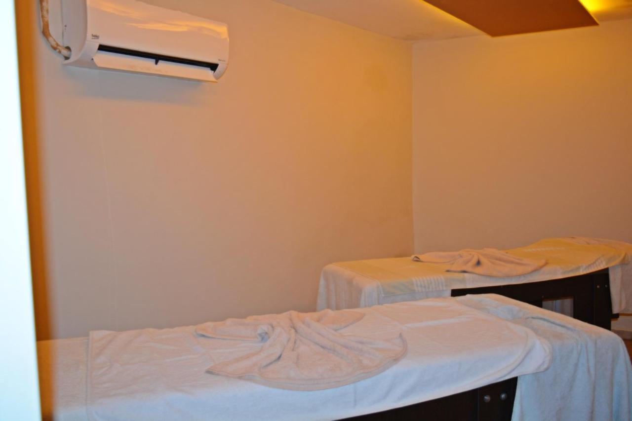Clover Magic Park Side Hotel 外观 照片
