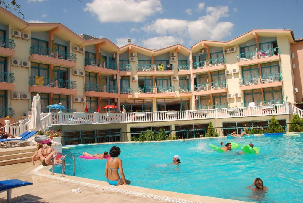 Clover Magic Park Side Hotel 外观 照片